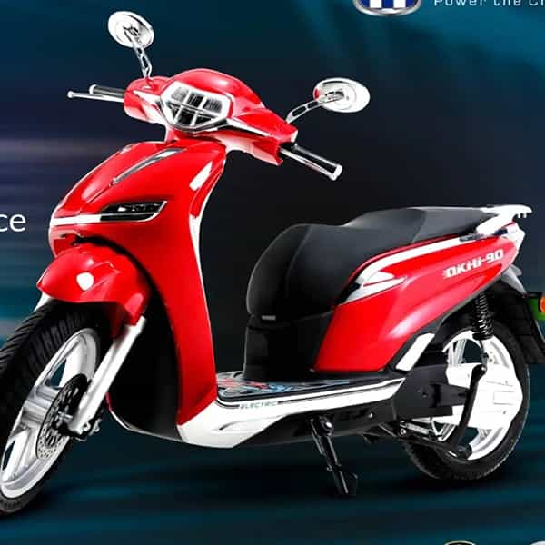 Okinawa Okhi 90 Price: Okinawa ने भारतात आपली हाय परफॉर्मन्स इलेक्ट्रिक स्कूटर सादर केली आहे. Okhi 90 असे या स्कूटरचे नाव आहे. सबसिडीनंतर या स्कूटरची किंमत 1.03 लाख रुपये आहे.