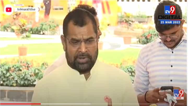 एसटी कर्मचाऱ्यांनी आंदोलन आता ताणू नये - सदाभाऊ खोत एसटी कर्मचाऱ्यांनी आंदोलन आता ताणू नये - सदाभाऊ खोत