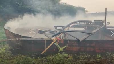 Crime : दौंडमध्ये बेकायदेशीर वाळू उपसा, 20 यांत्रिकी बोटींसह 1 कोटी 33 लाखांचा मुद्देमाल जप्त