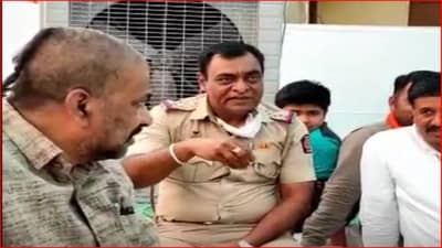 बच्चू कडू यांच्या मातोश्रींच्या तेराव्याच्या कार्यक्रमात पोलीस निरीक्षकांनी गायले भजन, अभंगाचा व्हिडीओ व्हायरल