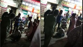 CCTV | Vasai मध्ये बाईकस्वाराला अडवून नशेखोरांची दादागिरी; बेदम मारहाण, दुचाकीही फोडली