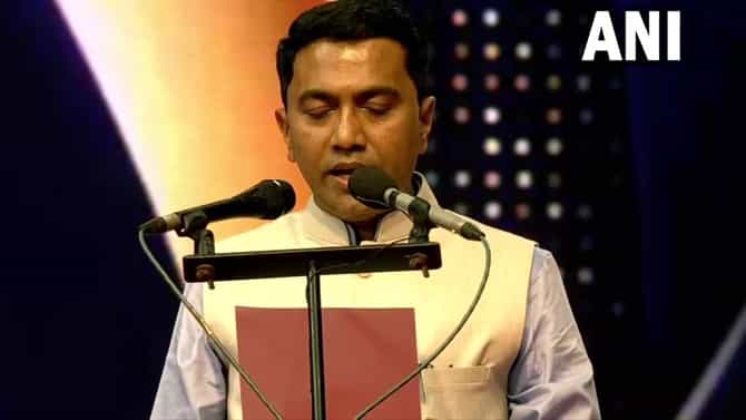 Pramod Sawant : प्रमोद सावंतांनी घेतली मुख्यमंत्रीपदाची शपथ, मंत्रिमंडळात गोमंतक पक्षाला स्थान नाही, कोण आहेत नवे मंत्री?