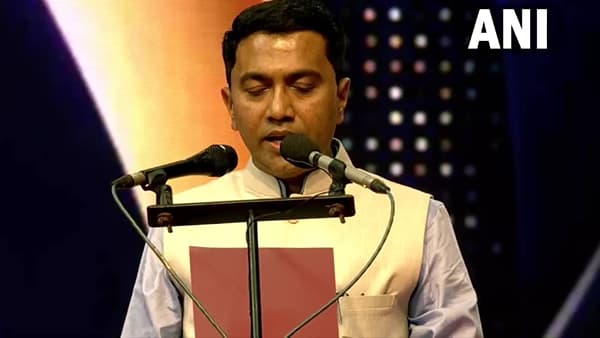 Pramod Sawant : प्रमोद सावंतांनी घेतली मुख्यमंत्रीपदाची शपथ, मंत्रिमंडळात गोमंतक पक्षाला स्थान नाही, कोण आहेत नवे मंत्री?