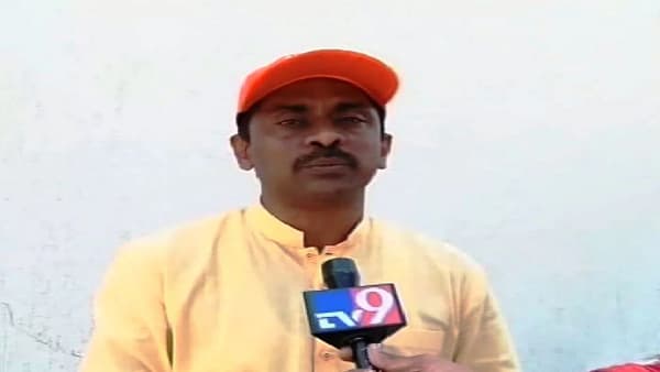 Navi Mumbai : आमदार प्रशांत ठाकुरांना धक्का, पत्नीच्या नावे असलेला 300 कोटींचा भूखंड रद्द, राज्य विरुद्ध भाजप संघर्ष की विमानतळ नामकरणाचा वचपा?