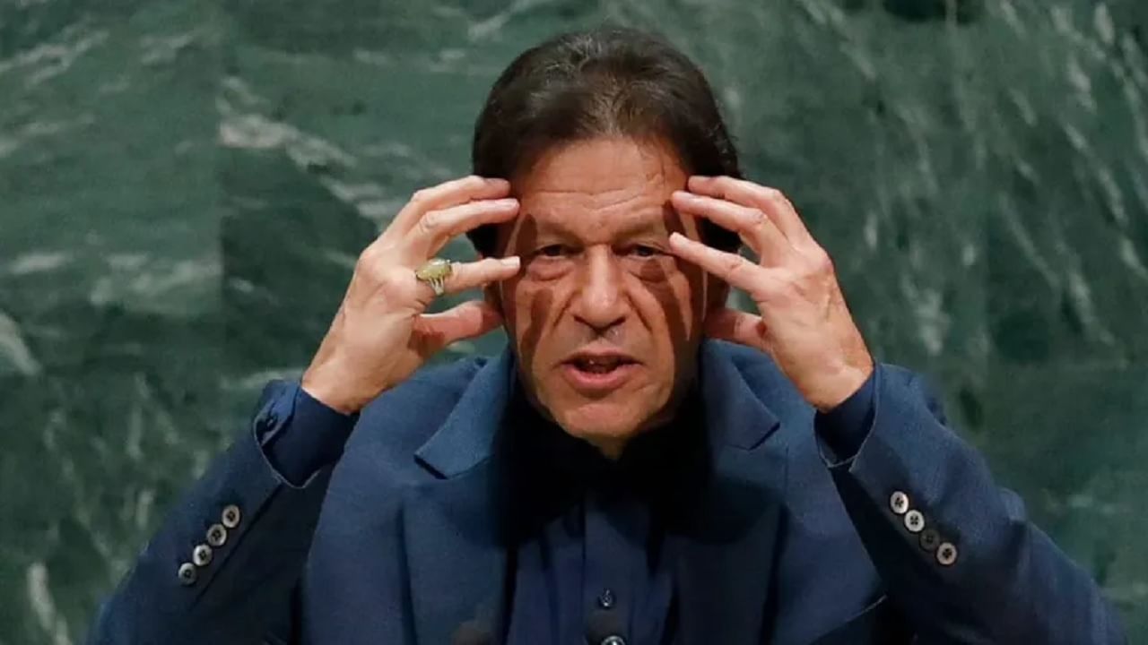 पाकिस्तानात इमरान खान सरकारच्या अडचणी वाढल्या, अविश्वास ठराव मांडला जाण्याची शक्यता
