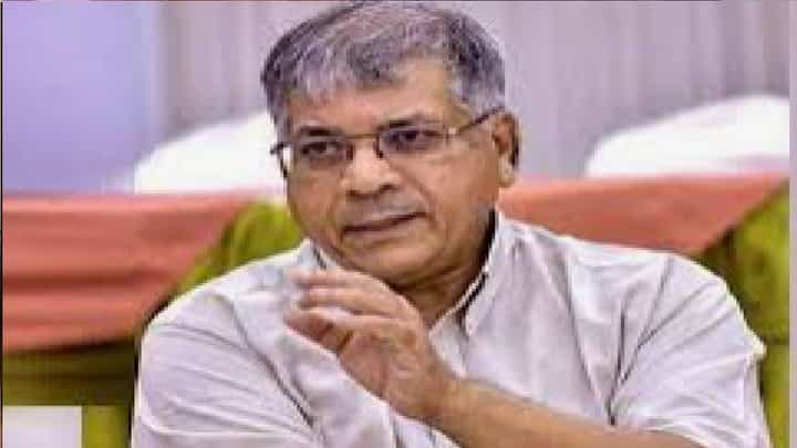 Video : उत्तरप्रदेशची निवडणूक संपली आणि पेट्रोलचे दर वाढले - प्रकाश आंबेडकर Video : उत्तरप्रदेशची निवडणूक संपली आणि पेट्रोलचे दर वाढले - प्रकाश आंबेडकर