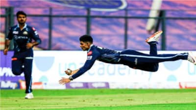 GT vs LSG, Shubman Gill: अविश्वसनीय! शुभमनची ही कॅच पाहून तुम्हाला 1983 वर्ल्ड कपमधील कपिलच्या कॅचची आठवण येईल, पहा VIDEO