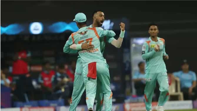 Krunal Pandya : गैरवर्तनाची तक्रार करुन टीम सोडणाऱ्याला कृणालची जादू की झप्पी, वादाच्या चर्चांना पूर्णविराम
