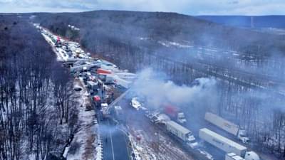 एक-दोन नाही 50-60 गाड्या एकमेकांना आदळल्या, तिघांचा मृत्यू; पाहा, पेनसिल्व्हेनियामधल्या वादळाचा Shocking Video