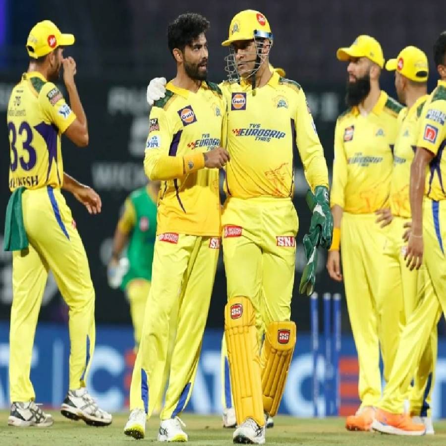 CSK साठी IPL 2022 च्या प्लेऑफमध्ये पोहोचण्याच्या सर्व आशा अजूनही मावळलेल्या नाहीत. त्यामुळे पुन्हा एकदा धोनीकडे नेतृत्व सोपवण्यात आलय. जेणेकरुन संघाच्या कामगिरीत सुधारणा होईल. 