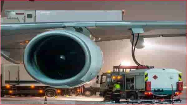 jet fuel prices hike: विमान इंधनाच्या दरात वाढ; प्रवास महागण्याची शक्यता