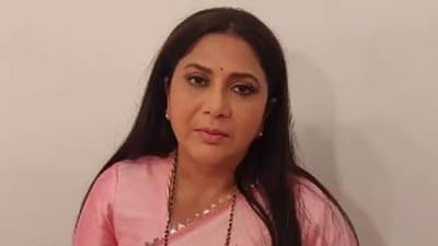 Mumbai: निवेदिता सराफ यांच्यासमोर ड्राइव्हरला बेदम मारहाण