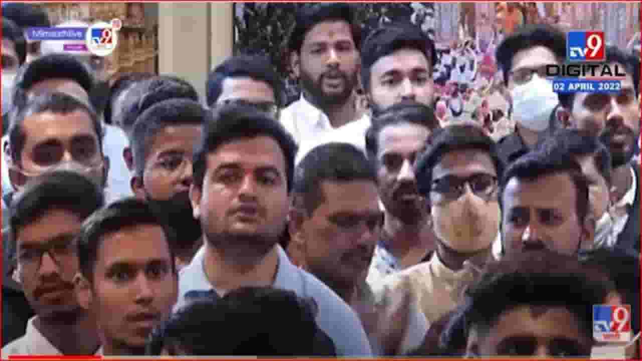 गुढीपाडव्यानिमित्त दगडूशेठ हलवाई मंदिरात भाविकांची गर्दी