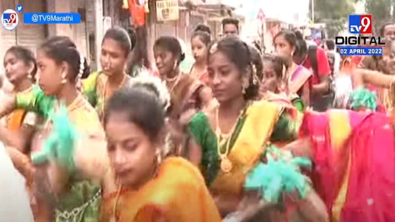 Gudhi Padva : दादरमध्ये शिवसेनेकडून भव्य शोभायात्रा, ऐतिहासीक पात्रांचा शोभायात्रेत सहभाग