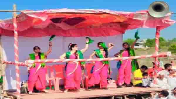 Pune | काय सांगता? क्रिकेटच्या मैदानात नाही ; पुण्यात बैलगाडा शर्यतीत थिरकल्या चिअर्स गर्ल्स