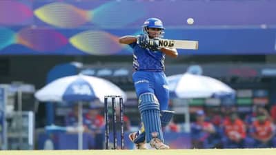IPL 2022, MI vs RR: तिलक वर्माचा षटकार, चेंडू थेट कॅमेरामनच्या डोक्यावर आदळला, पाहा Video