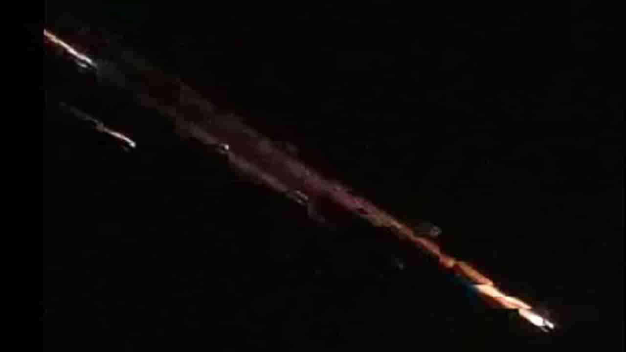 Meteor Shower or Satellite ? : अकोला, बुलडाणामध्येही रात्री दिसलेले आकाशात आगीचे गोळे, खगोल शास्त्रज्ञ नेमकं काय सांगतात?