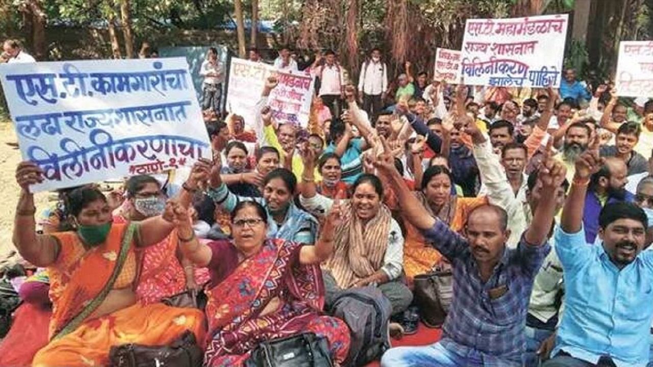 ST Strike : एसटी महामंडळाची कंत्राटी पद्धतीने भरती सुरू, आत्तापर्यंत 52 जणांना केलं नियुक्त