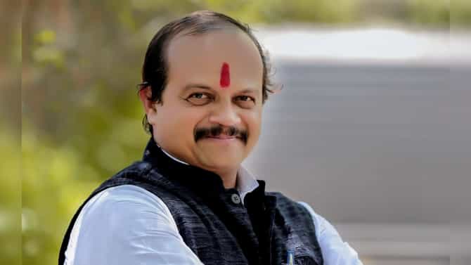 वसंत मोरे यांची फिलिंग इमोशनल;शहराध्यक्षपदावरुन हटवल्यानंतर वसंत मोरे यांची फेसबूक पोस्ट; राजकीय वातावरणात रंग भरणार