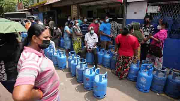 Sri Lanka financial crisis : श्रीलंकेचा पाय आणखी खोलात; शेअर बाजार बंद ठेवण्याचा निर्णय