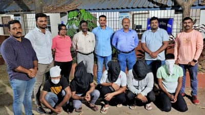 Pune crime : कोंबडीचोर अटकेत; चिकनचे भाव वाढल्यानं शस्त्रांचा धाक दाखवून पळवले होते ट्रक