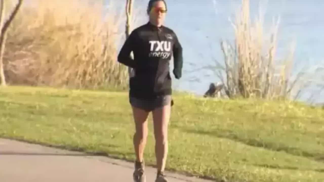 Viral :  महिलेच्या जिद्दीला सलाम! पतीच्या निधनानंतर 42 हजार किलोमीटर धावली, गिनीज बुकमध्ये नाव नोंदवलं...