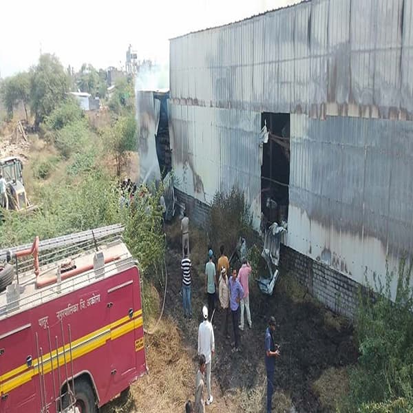 सदर आगीची भीषणता पाहता या आगीमध्ये कोट्यवधीचे नुकसान झाल्याचा प्राथमिक अंदाज वर्तविण्यात येत आहे. ही आग शॉर्ट सर्किटमुळे लागली असावी, असा देखील तर्क लावण्यात येत आहे.