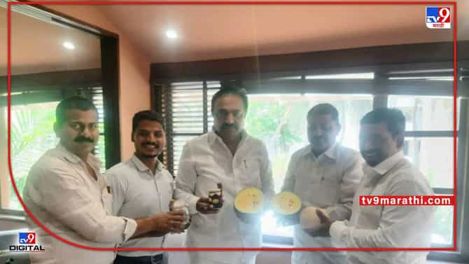 Yellow Watermelon : जे जे नवं ते बारामतीकरांना हवं, पिवळे कलिंगड पाहून काय म्हणाले मंत्री जयंत पाटील?
