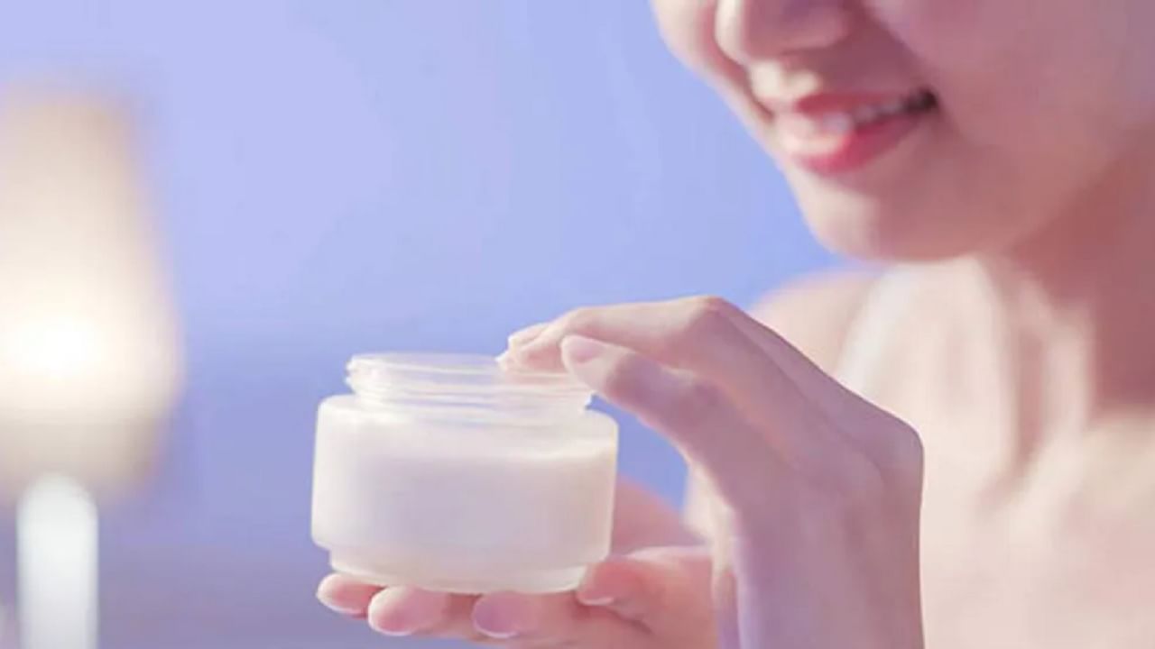 Skin Care Tips : या प्रकारे घरी बनवा नाइट क्रीम, त्वचेच्या अनेक समस्या दूर होतील!