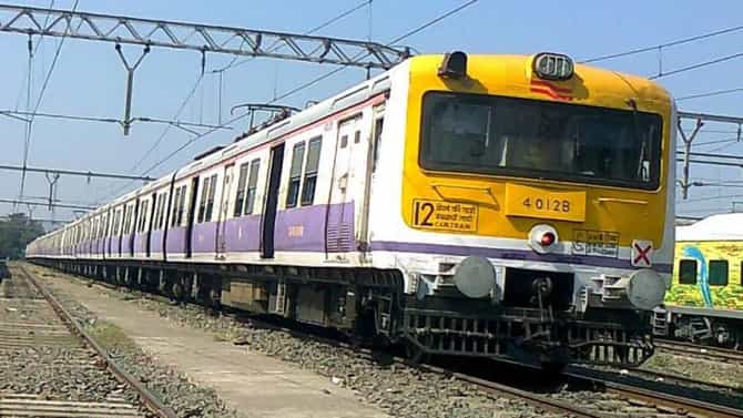 Pune local : पुणे ते लोणावळा प्रवास करणाऱ्यांसाठी आनंदाची बातमी; धावणार तीन अतिरिक्त लोकल, वाचा सविस्तर