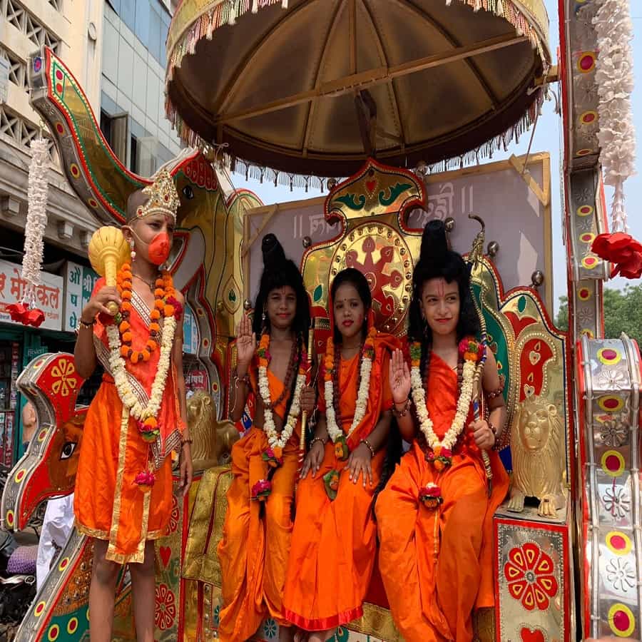 सोलापुरात राम नवमीच्या निमित्ताने शिवसेनेतर्फे पहिल्यांदाच रामलल्ला जल्लोष यात्रा काढण्यात आलीय. सोलापुरातल्या छत्रपती शिवाजी महाराज चौकातून या यात्रेला सुरुवात करण्यात आली.