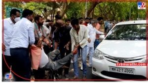 Baramati Accident : गाड्यांचा ताफा थांबवून अजित पवारांनी केली अपघातग्रस्तांना मदत