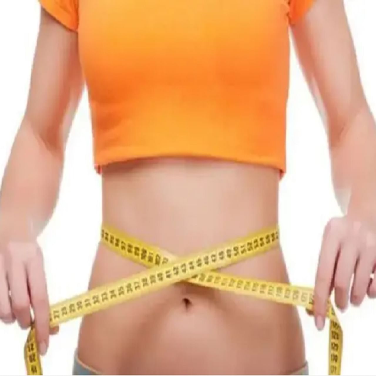 निरोगी राहण्यासाठी आपले वजन कमी आणि आपल्या BMI प्रमाणे असणे गरजेचे आहे. जर आपल्या शरीरातील चरबी वाढत राहिली आणि वजन सतत वाढत राहिले तर अनेक आजार आपल्याला होण्याची दाट शक्यता असते. यामुळे वजन कमी करणे खूप जास्त फायदेशीर आहे. विशेष म्हणजे सध्याच्या उन्हाळ्याच्या हंगामामध्ये काही फळांचा आपण आपल्या आहारामध्ये समावेश करूनही आपले वाढलेले वजन कमी करू शकतो. 