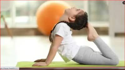 मुलांना ‘फिट अ‍ॅन्ड फाईन’ ठेवण्यासाठी सूर्यनमस्काराला पर्याय नाही, जाणून घ्या फायदे 