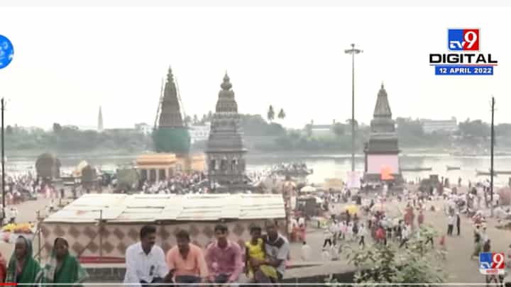 चैत्र एकादशी सोहळ्यानिमित्त लाखो भाविक पंढरपुरात दाखल चैत्र एकादशी सोहळ्यानिमित्त लाखो भाविक पंढरपुरात दाखल