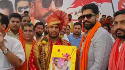 Prithviraj Patil : महाराष्ट्र केसरी स्पर्धेतील पृथ्वीराज पाटीलचा कंदी पेढ्यांचा हार घालून सत्कार, आमदार शिवेंद्रराजेंकडून कौतुक