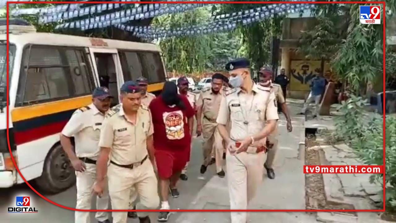Ulhasnagar Crime : गँगस्टर सुरेश पुजारी उल्हासनगर पोलिसांच्या ताब्यात, केबल व्यावसायिक हत्या प्रकरणात घेतला ताबा Ulhasnagar Crime : गँगस्टर सुरेश पुजारी उल्हासनगर पोलिसांच्या ताब्यात, केबल व्यावसायिक हत्या प्रकरणात घेतला ताबा