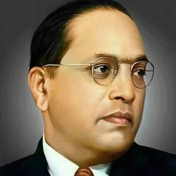 भारतरत्न डॉ. बाबासाहेब आंबेडकर यांची आज 131 जयंती मोठ्या उत्साहात साजरी केली जात आहे. बाबासाहेबांचा जन्म 14 एप्रिल 1891 मध्ये मध्यप्रदेशातील इंदौर यथील महू छावणीतील दलित कुटुंबात झाला होता. त्यांचे वडील रत्नागिरीतील जिल्ह्यातील मंडणगड येथील आंबवडे गावचे होते. त्यांच्या वडिलांचे नाव रामजी व आजोबांचे नाव मालोजी सकपाळ होते.
