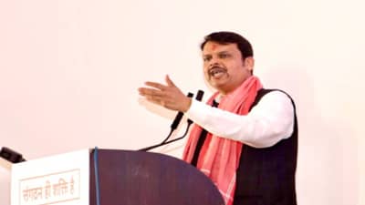 Devendra Fadnavis : चार पिढ्यांपासून मुंबईत राहणारे उत्तर भारतीय देखील मुंबईकरच, देवेंद्र फडणवीसांचं मोठं वक्तव्य