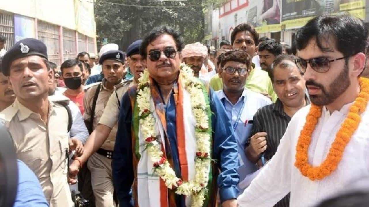 By Election Results 2022 : बंगालमध्ये पुन्हा TMC चे पारडे जड, शत्रुघ्न सिन्हा 53612 मतांनी आघाडीवर, बाबुलही सुप्रीम