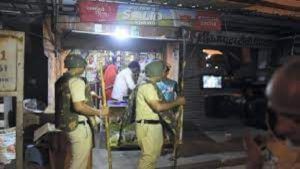 jahangirpuri Violence : जहांगीरपुरी हिंसाचार: दंगलखोरांनी दुकानांची तोडफोड केली, पुरावे नष्ट करण्यासाठी CCTV वायर तोडली