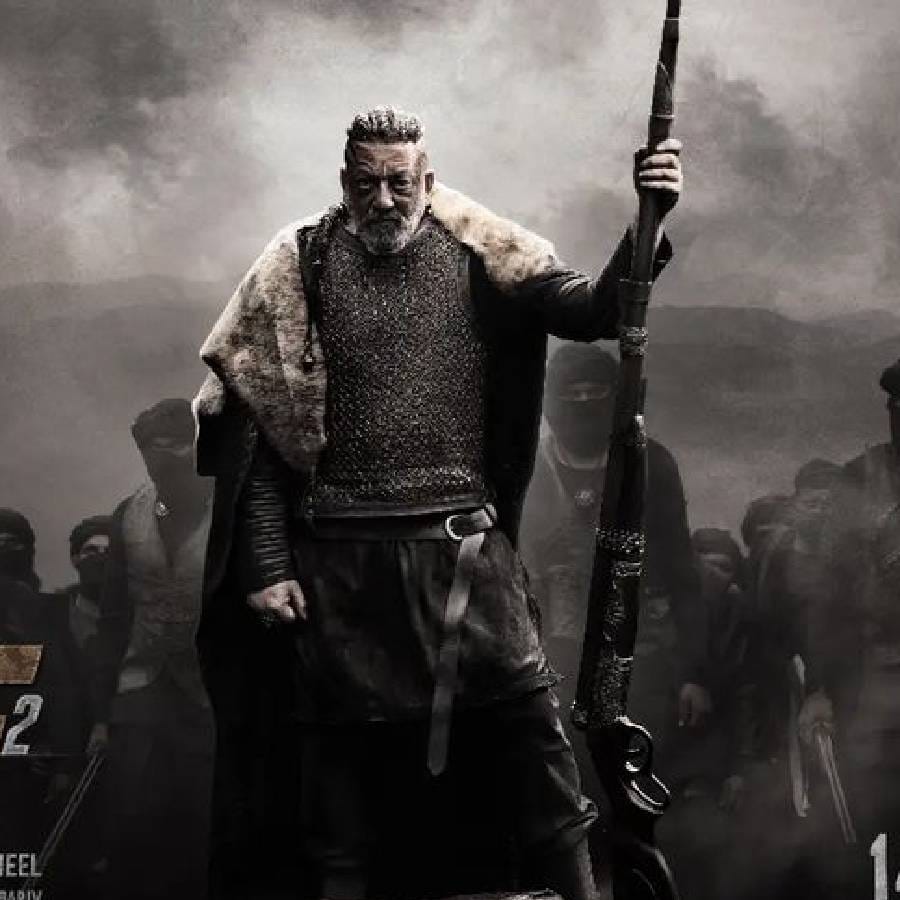 संजूबाबा सध्या चित्रपटाच्या प्रमोशनमध्ये व्यस्त आहे. अलीकडे, त्याला त्याचे भूतकाळातील दिवसांची आठवण झाली होती.  जेव्हा लोक त्याला   दिवस   'चरसी' म्हणायचे . मात्र आयुष्याला लागलेला हा  शिक्का काढीन टाकण्यासाठी त्याला अत्यंत  कठोर परिश्रम घ्यावे लागले. मग  कुठे जाऊन तो प्रेक्षकांच्या मनावर राज्य  करू लागला. 