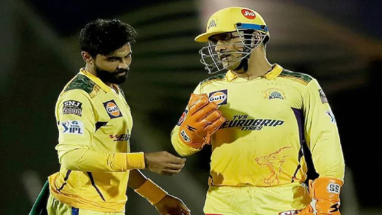 CSK vs GT IPL 2022: जॉर्डनची धुलाई, जाडेजा बाउंड्रीवर उभा राहून बघत होता तमाशा, CSK चा खरा कॅप्टन कोण?