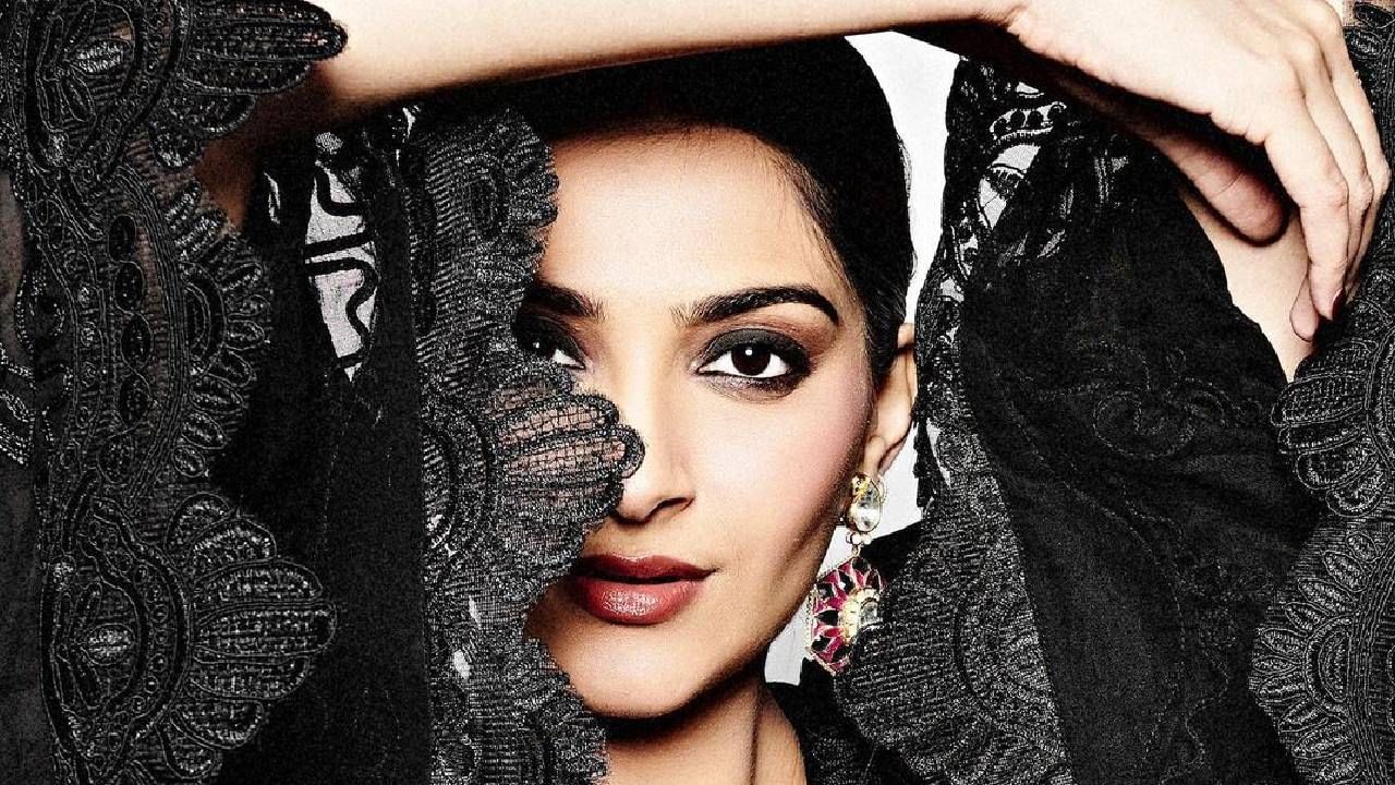 Sonam kapoor : प्रेग्नसीमध्येही स्वत: ला फिट ठेवण्यासाठी सोनम कपूर करते आहे व्यायाम, पाहा खास फोटो!