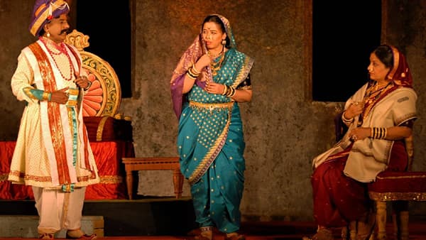 रायगडाला जेव्हा जाग येते’ नाटकाचा रायगडावर दमदार प्रयोग, जागतिक वारसा दिनानिमित्त विशेष उपक्रम