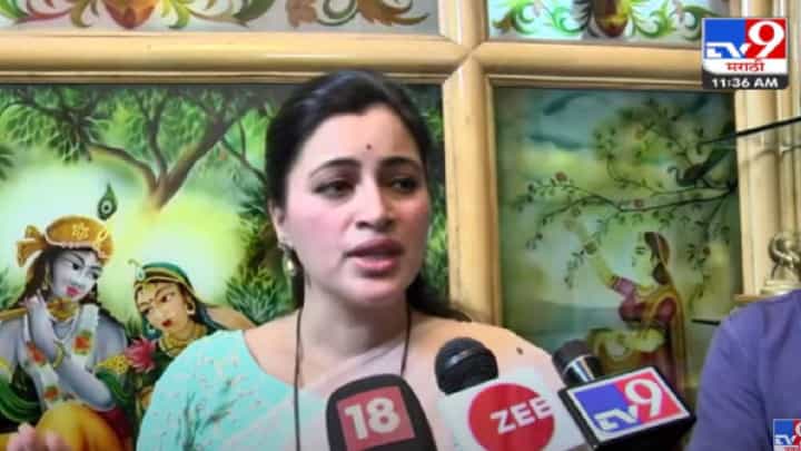 मातोश्रीवर जाऊन हनुमान चालीसा पठण करणार, हिंमत असेल तर रोखून दाखवा : Navneet Kaur मातोश्रीवर जाऊन हनुमान चालीसा पठण करणार, हिंमत असेल तर रोखून दाखवा : Navneet Kaur