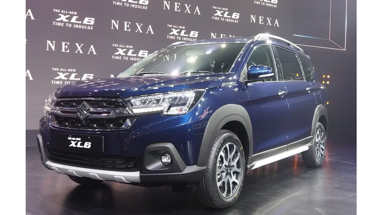 Maruti XL6 2022 मारुतीची शानदार कार भारतात लाँच, गाडी रिव्हर्स करताना