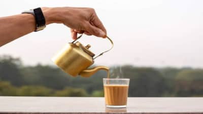 Health Care Tips : चहासोबत या पदार्थांचे सेवन करणे आरोग्यासाठी हानिकारक...