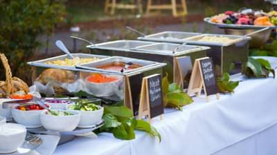 Video : ऐकावं ते नवलच!, लग्नातल्या जेवणात गांजा मिसळला, लग्नमंडपातून पाहुणे थेट हॉस्पिटलमध्ये...