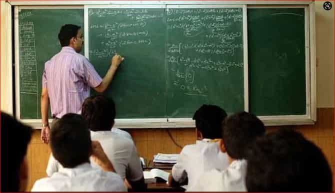 शिक्षकांच्या बदल्यांचे जुने धोरण रद्द; आता बदल्या होणार मोबाईल अॅपद्वारे